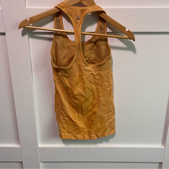 Creamsicle Coloured lululemon Tank - Picture 2 of 2